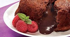 The Real Food Academy Orlando fresh lava cake with raspberries. 
