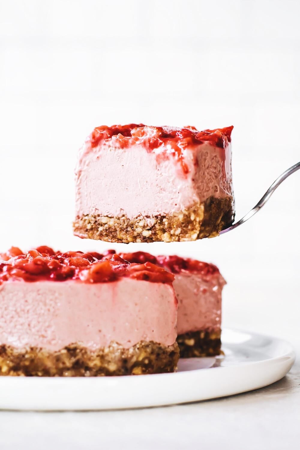 The Real Food Academy Miami's raw cashew strawberry cheesecake recipe.